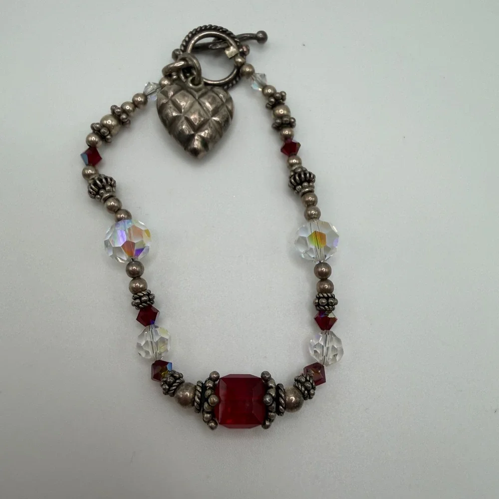 VTG Style Red Ruby AB Crystal Beaded Toggle Bracelet Quilted Heart Charm Sweet